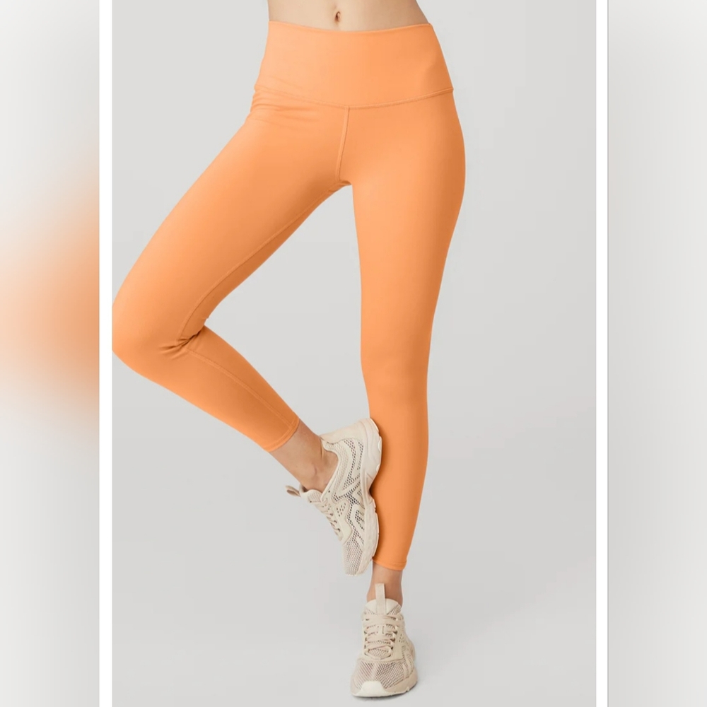 ALO Yoga High-Waist Airbrush Legging 7/8 Medium Canteloupe - worn once